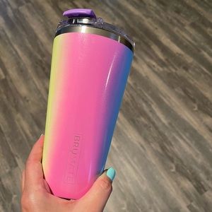 Brumate Tumbler. 20oz Glitter Rainbow.
